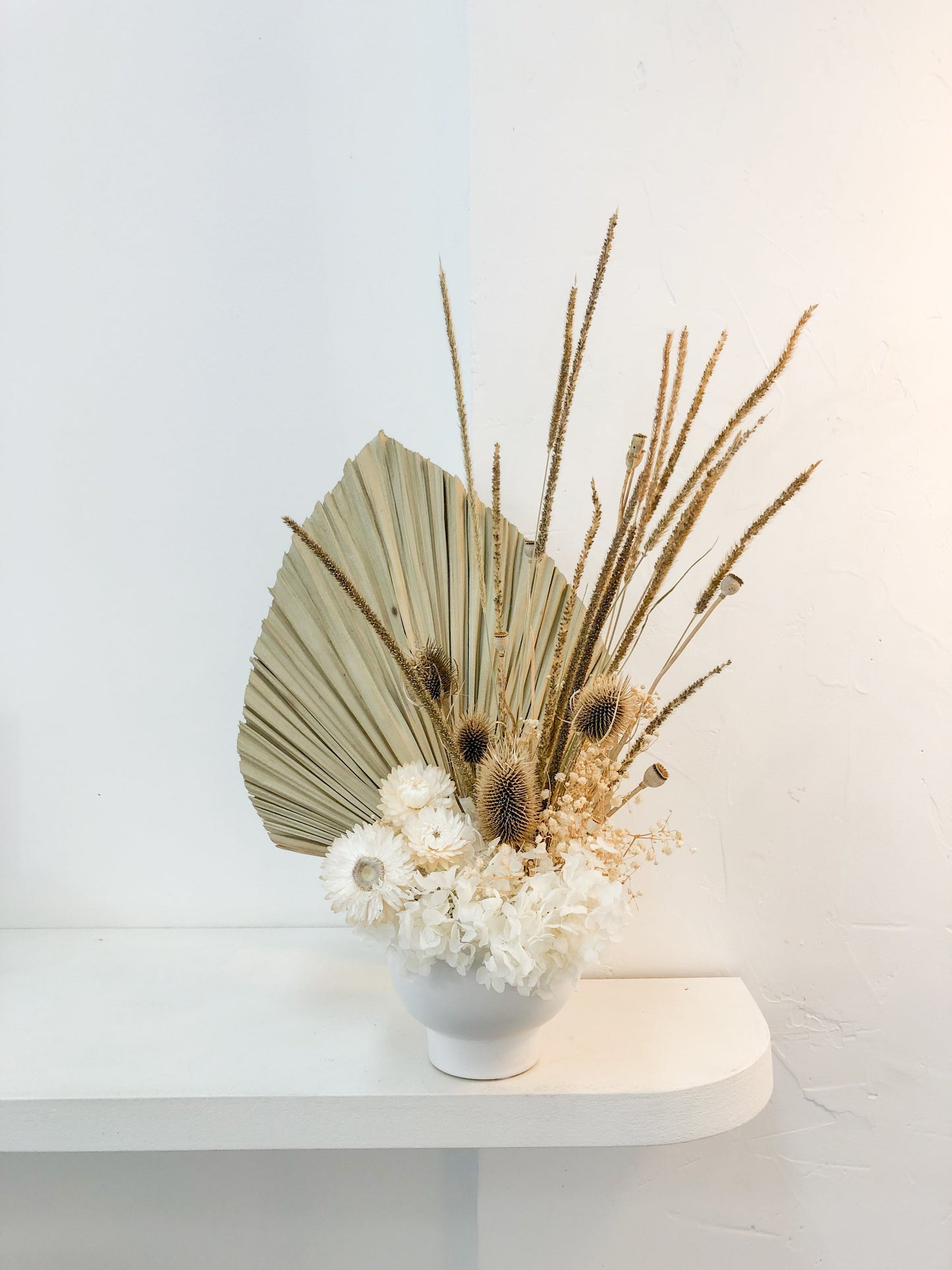 Airlie // Dried Flower Arrangement