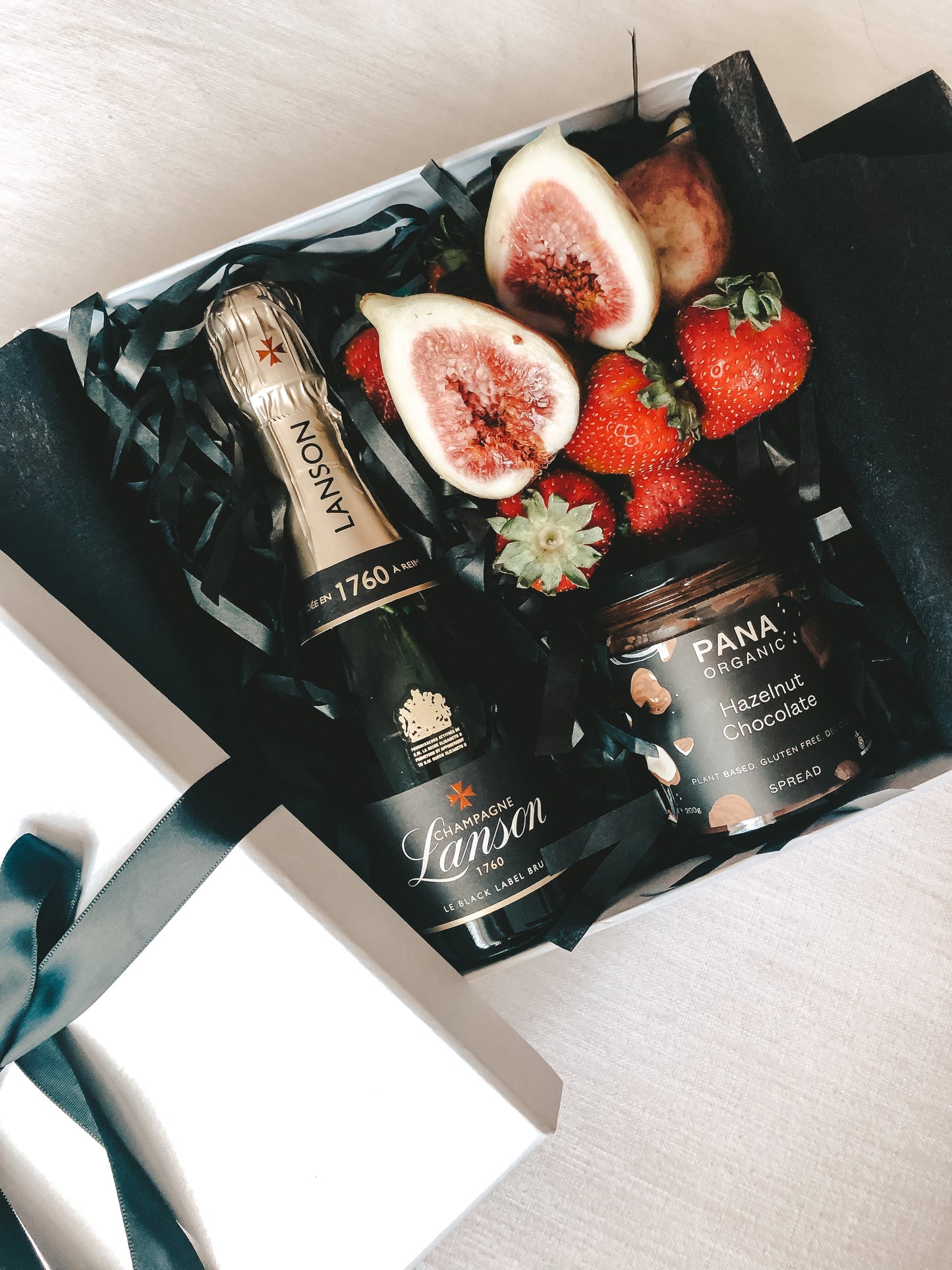 A real Valentine's Day treat that is not flowers! Spoil your partner with this Valentine's Day Gift Box featuring French Champagne, Strawberries & Figs, with vegan chocolate dipping sauce. Delivered by Newcastle Dried Flower Co.